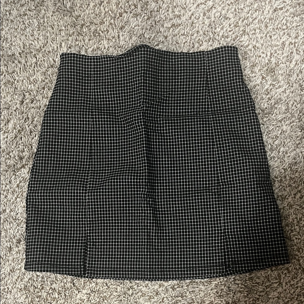 Elegant Black and White Grid Mini Skirt